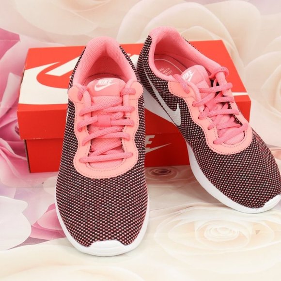 Nike Shoes New Tanjun Womens Runwalking Shoes Pink Sz6 Poshmark